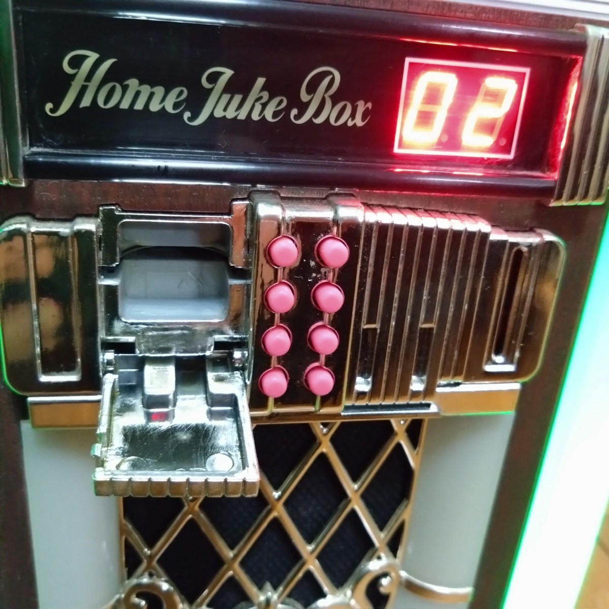 セガ トイズ ホーム ジュークボックス 1950〜1960年の古き良きアメリカの ノスタルジック ムード レトロ MP3プレーヤー JUKEBOX 貯金箱_画像7