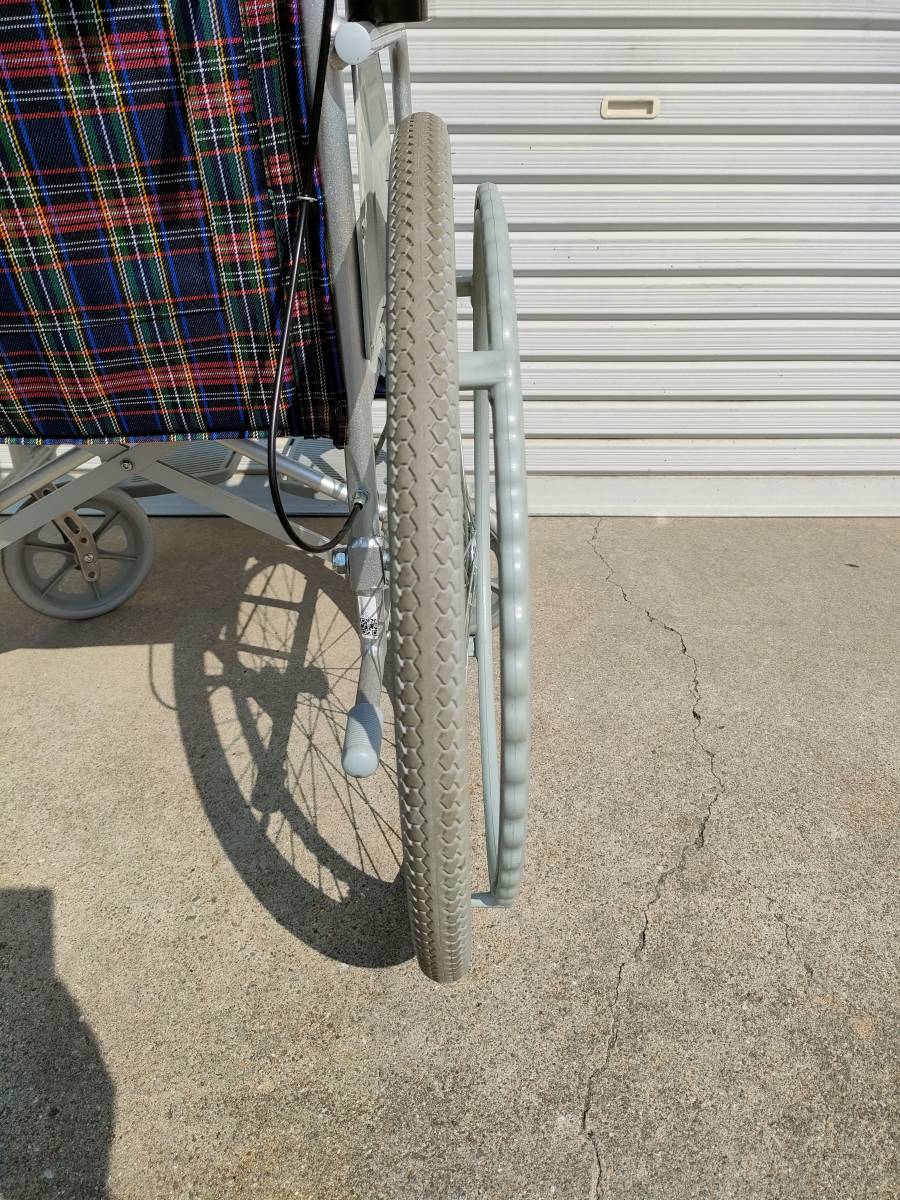 ナビス アズワン 車椅子 ワイド設計 45cm 自走式 アルミ製 介助ブレーキ付き NWC-100AL_画像7