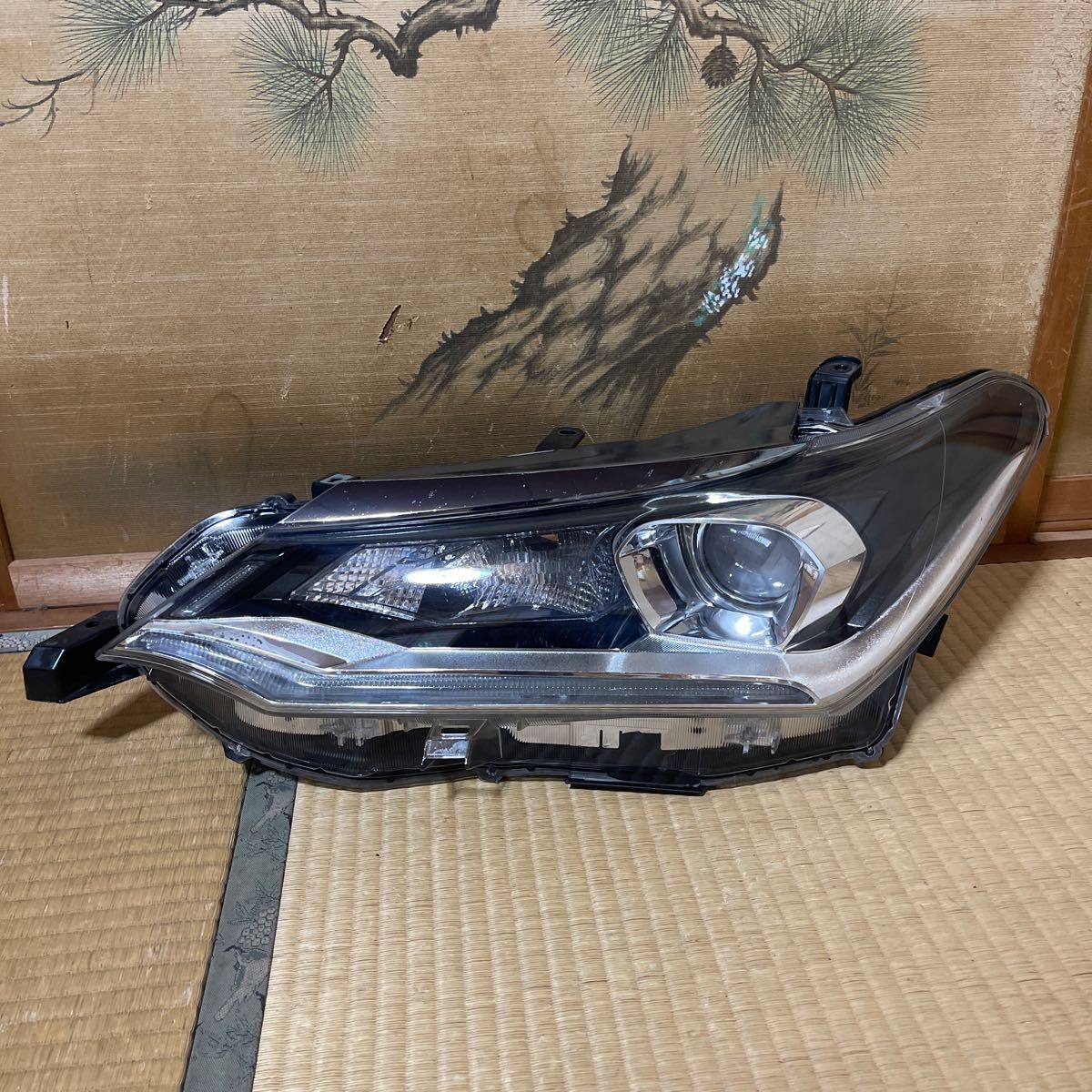 NRE160/NZE164/NKE165 後期 カローラアクシオ LED左ヘッドライト NRE160/NZE164/NKE165 後期 カローラアクシオ LED左ヘッドライト