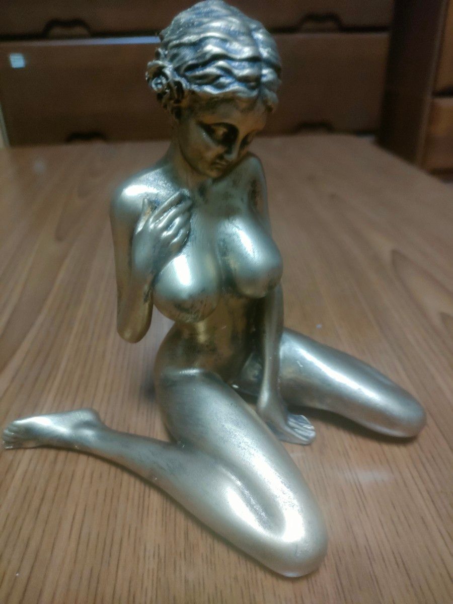 美術品  銅色 座る裸婦  置物