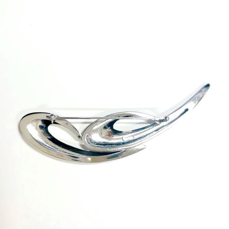 *Pt900 design brooch *