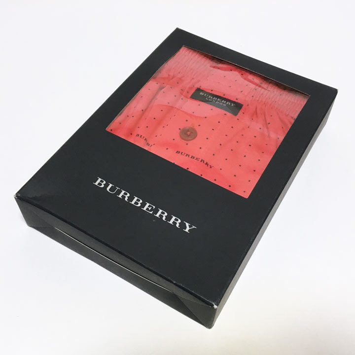 バーバリー / BURBERRY トランクス　赤　ロゴ文字入り　Ｍサイズ　綿100％　箱入り　日本製【6133】_画像2