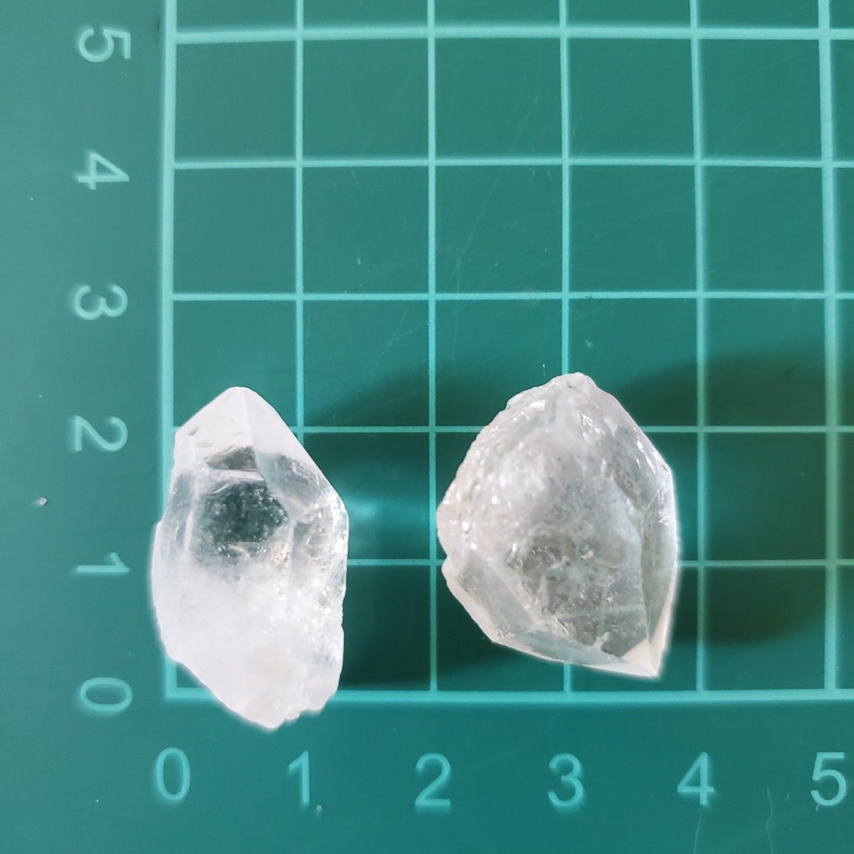 354・10本セット　浄化用水晶　匿名配送　約2.5cm前後　オルゴナイト素材に　天然石
