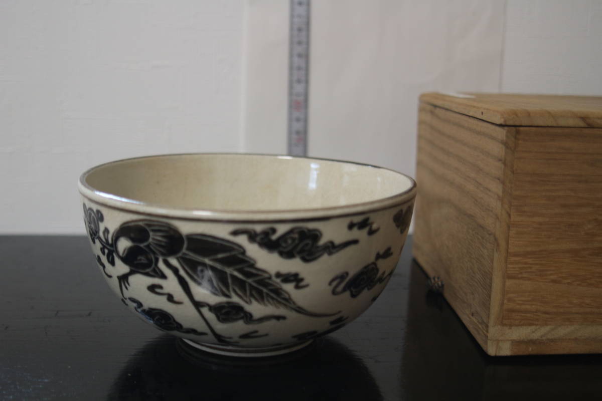 人間国宝　加藤土師萌　抹茶碗？菓子器？　鳥文？花文？　染付？　鉄絵？　合箱_画像1