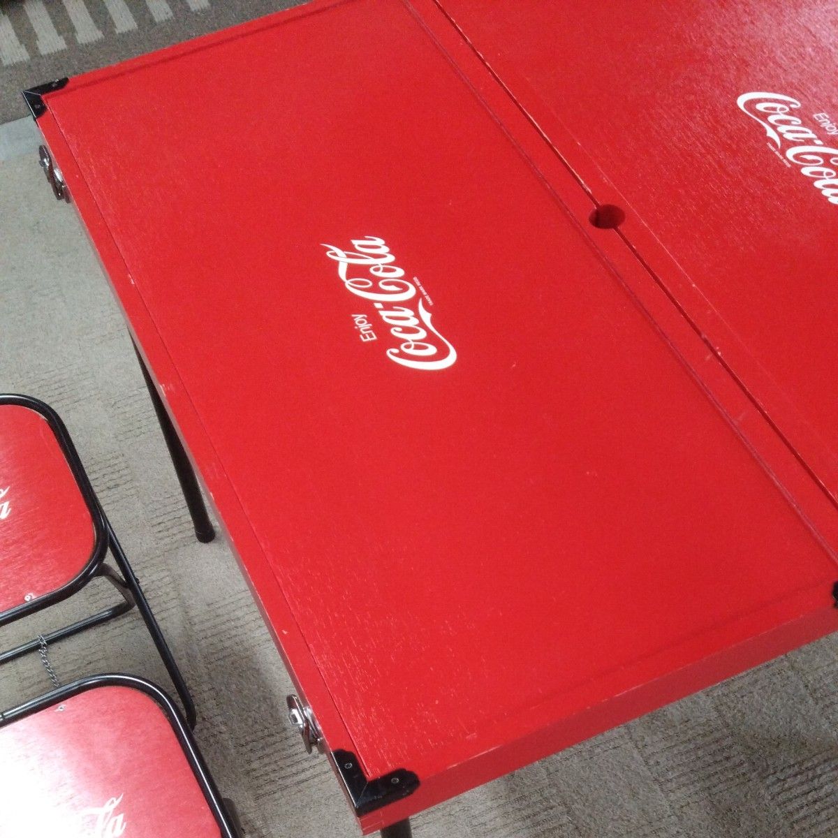 レア　コカコーラ　折りたたみテーブル　チェアセット　収納