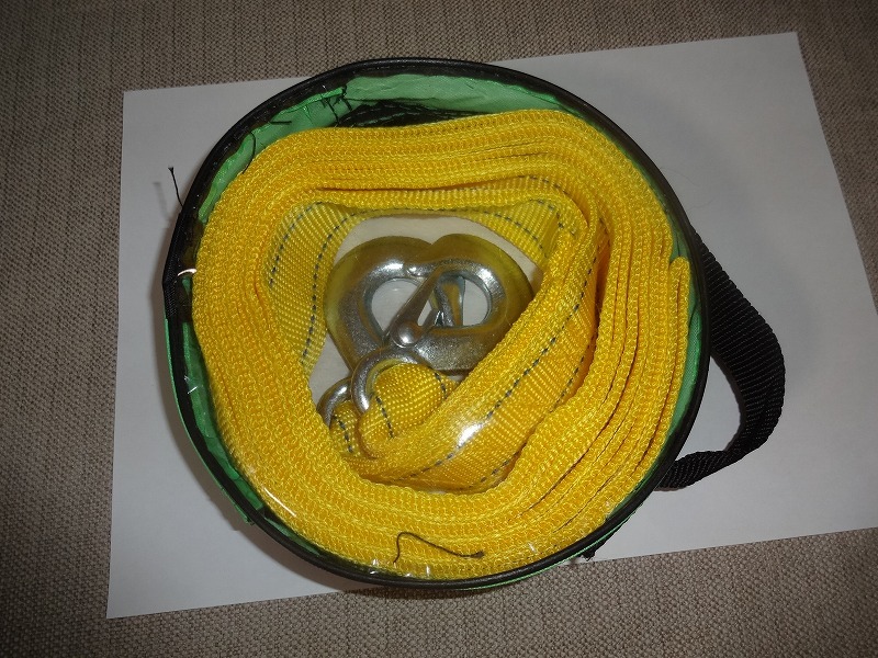  case attaching 4m traction rope enduring . weight 5t nylon sling belt both edge hook attaching yellow color 