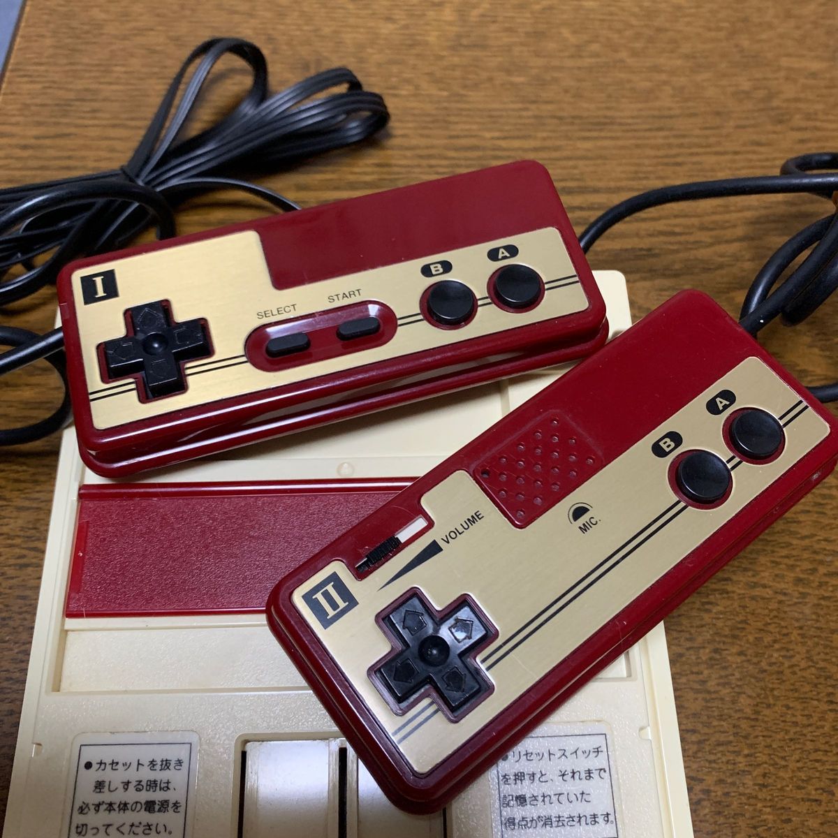 ファミコン本体 ファミリーコンピューター AV仕様ファミコン　良品　すぐ遊べる　縦縞縦縞済　オマケ付き　有名店での販売実績有り☆