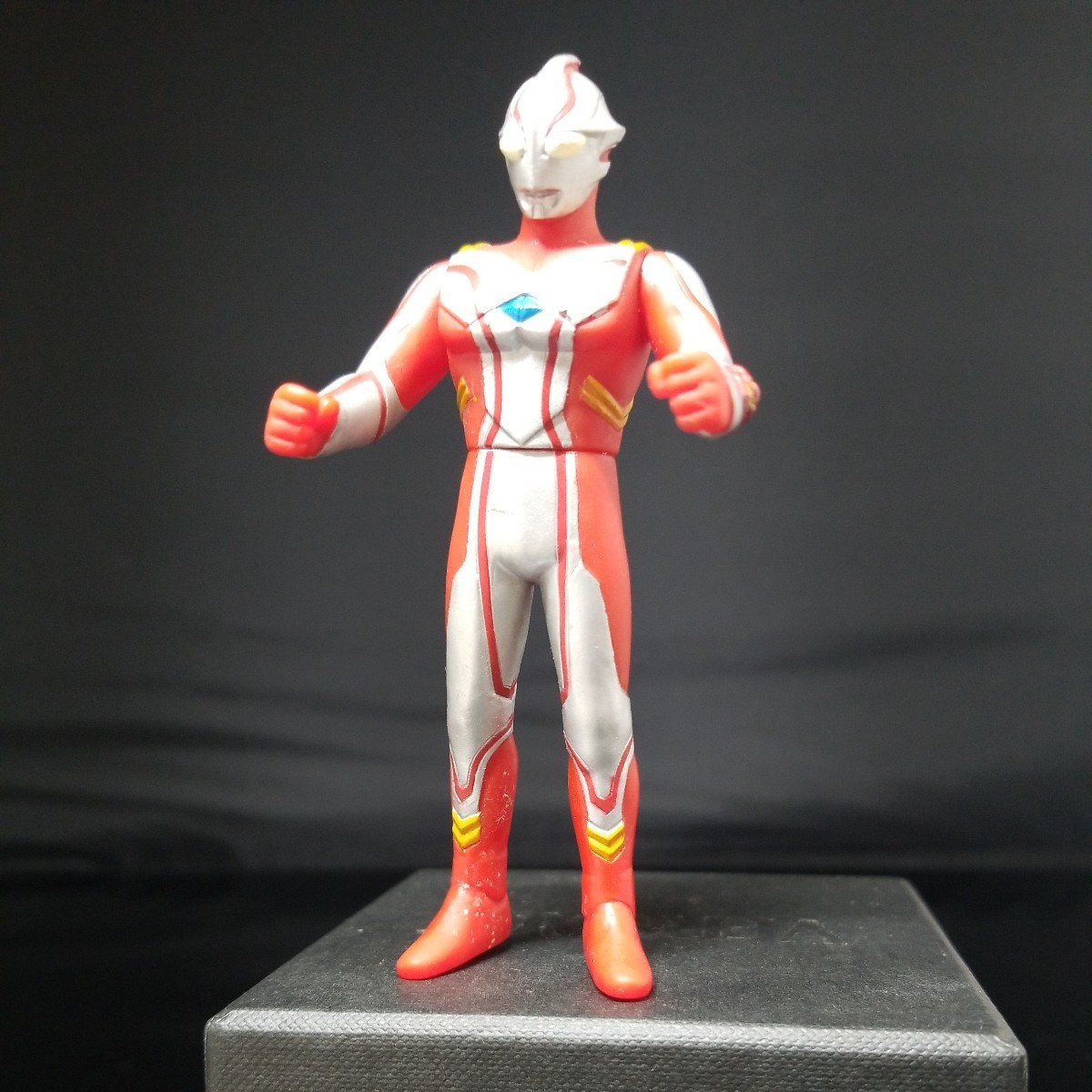  Bandai иен . Pro подлинная вещь Ultraman Tiga Mebius Dyna Gaya 4 вида комплект изображение . полностью перед ставкой. обязательно описание товара . прочитайте пожалуйста 