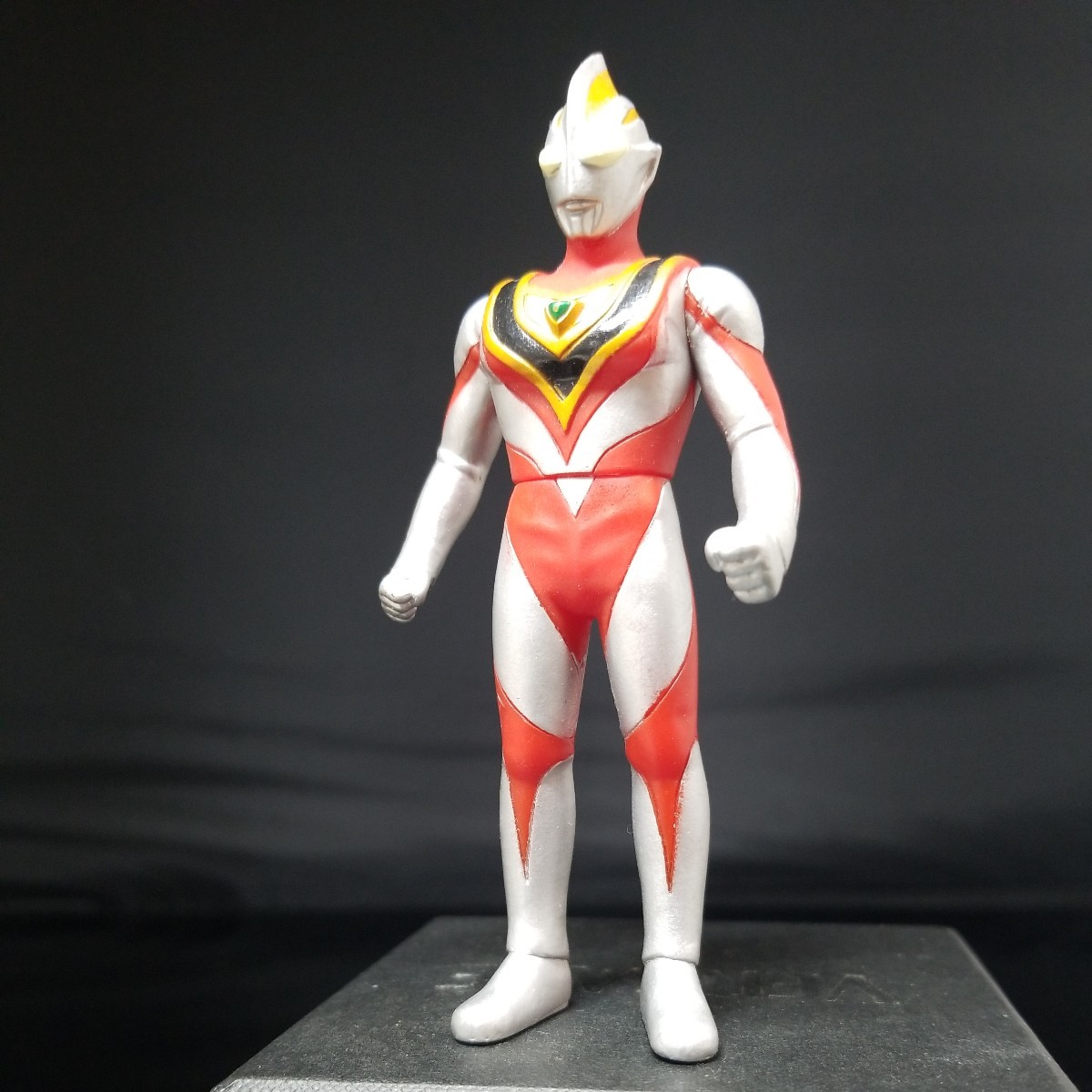  Bandai иен . Pro подлинная вещь Ultraman Tiga Mebius Dyna Gaya 4 вида комплект изображение . полностью перед ставкой. обязательно описание товара . прочитайте пожалуйста 