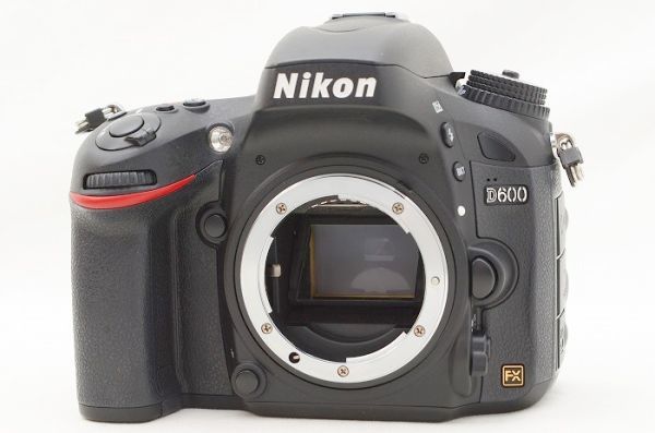 ☆極上美品☆ Nikon ニコン D600 ボディ 元箱 付属品 Shot数 僅か 5,950枚前後！ ♯24013011の画像2