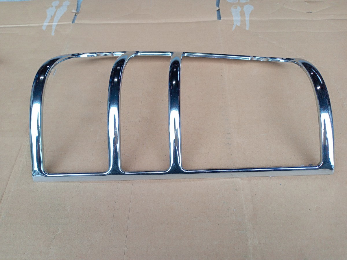  Bighorn tail lamp plating bezel left right UBS73 Isuzu 