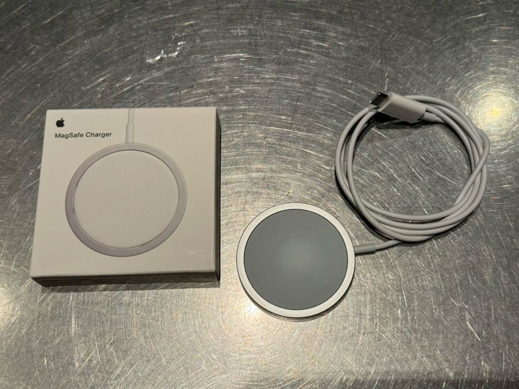 MagSafe iPhone アップル ワイヤレス充電器 マグセーフ Apple 純正_画像1