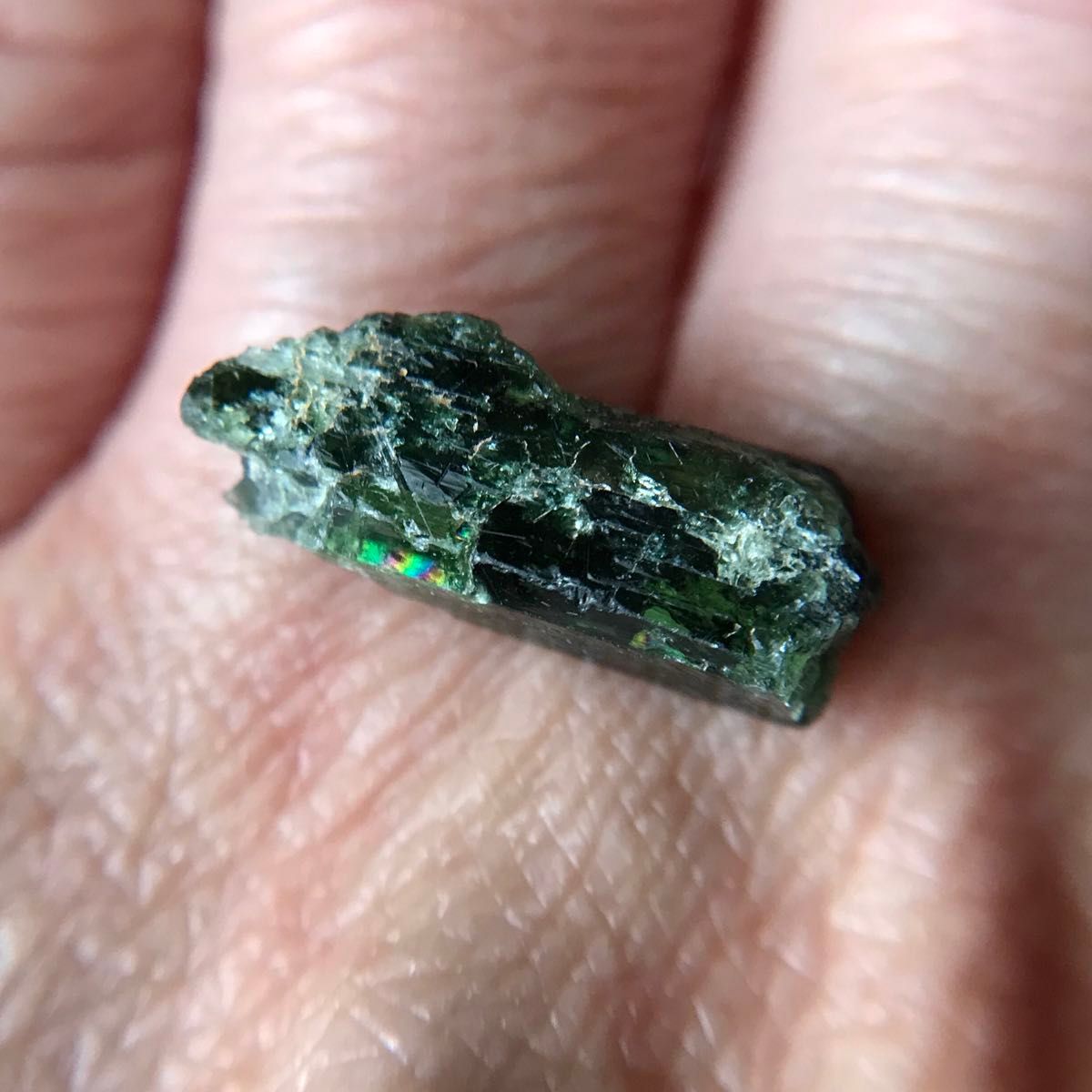 高品質 クロム ダイオプサイト 7 95ct 原石 蛍光 虹 鉱物 天然石 高品質 クロム ダイオプサイト 7 95ct 原石 蛍光 虹 鉱物 天然石