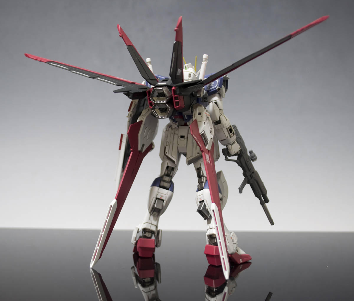 1/144 RG フォースインパルスガンダム SpecⅡ 塗装済完成品 PG 1/144 RG フォースインパルスガンダム SpecⅡ 塗装済完成品 PG