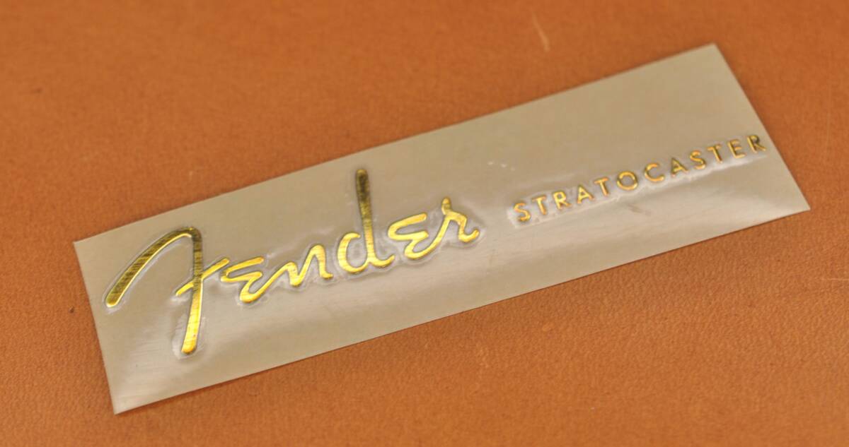 ★Fender Stratocaster ゴールド メタルロゴ ステッカー NO.1★_画像2