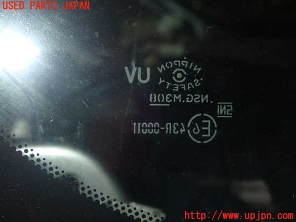1UPJ-12101200]セレナ(C28)右フロント三角窓ガラス NSG M3O8 中古_画像2