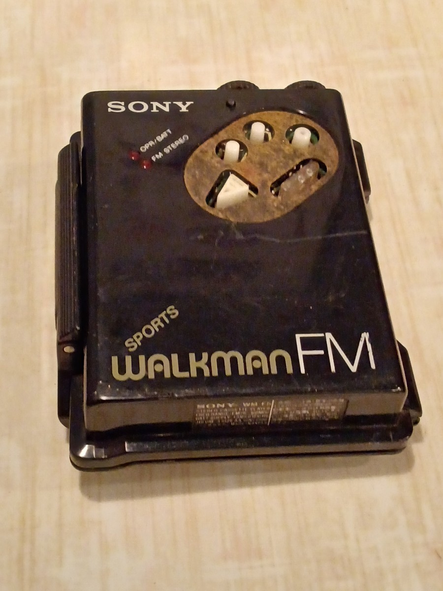 【通電OK・ジャンク扱い品】SONY SPORTS　　WALKMAN FM WM-F5 ソニー スポーツ ウォークマン カセットプレーヤー_画像1