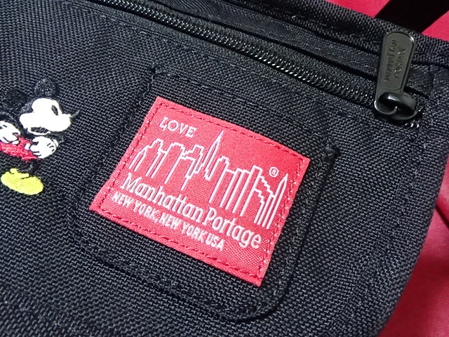 ^ Manhattan Portage Mickey Mouse Collection Manhattan Poe te-ji Mickey messenger bag M pouch attaching Disney 