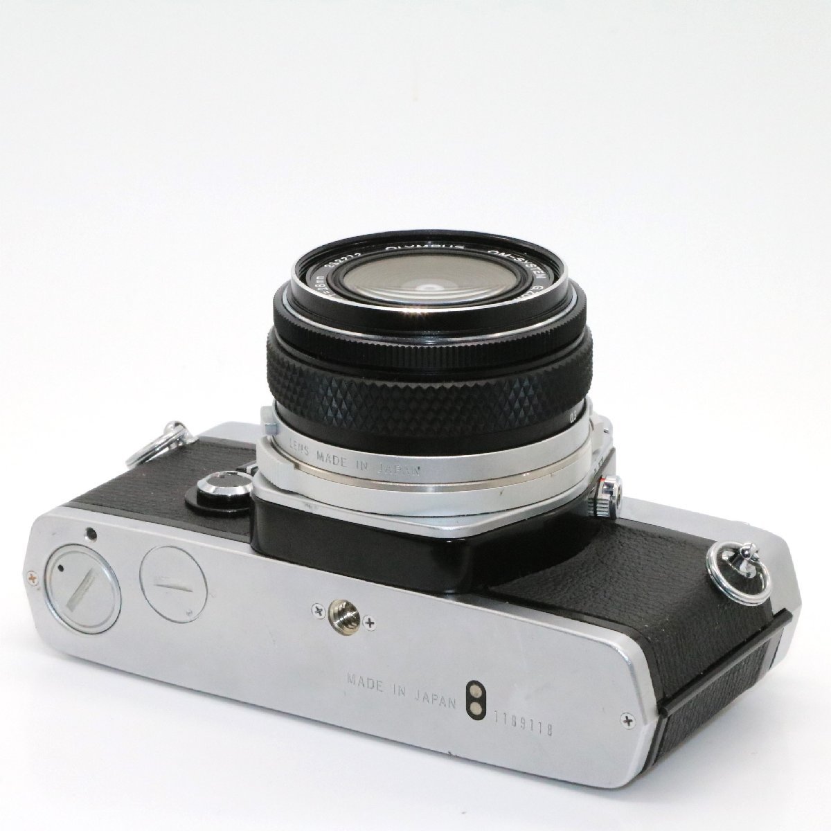 美品 OLYMPUS OM-1 MD シルバー 一眼レフフィルムカメラ OM-SYSTEM ZUIKO AUTO-W 28mm f3.5 広角 単焦点 マニュアルレンズ スナップ仕様_画像7