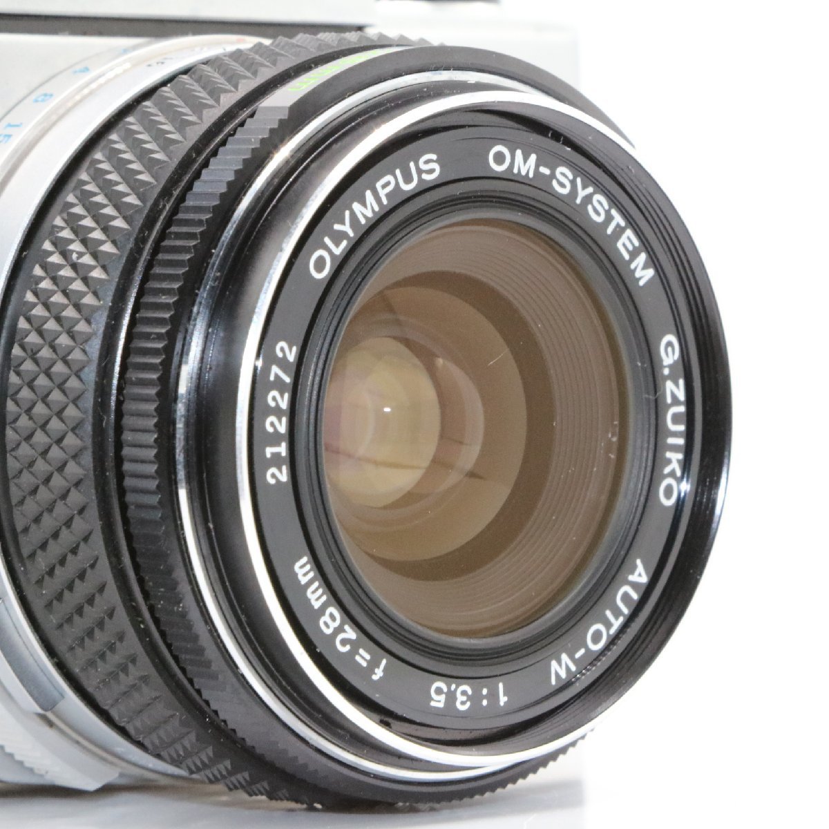 美品 OLYMPUS OM-1 MD シルバー 一眼レフフィルムカメラ OM-SYSTEM ZUIKO AUTO-W 28mm f3.5 広角 単焦点 マニュアルレンズ スナップ仕様_画像8