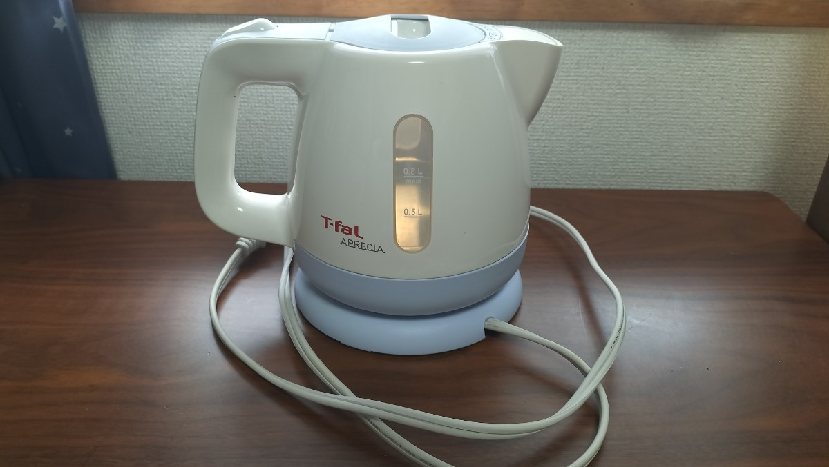 【t-fal】ティファール「０．８リットル」中古美品！使用頻度少な目です。事務所で使用しておりました。【事務所全面禁煙】_画像1