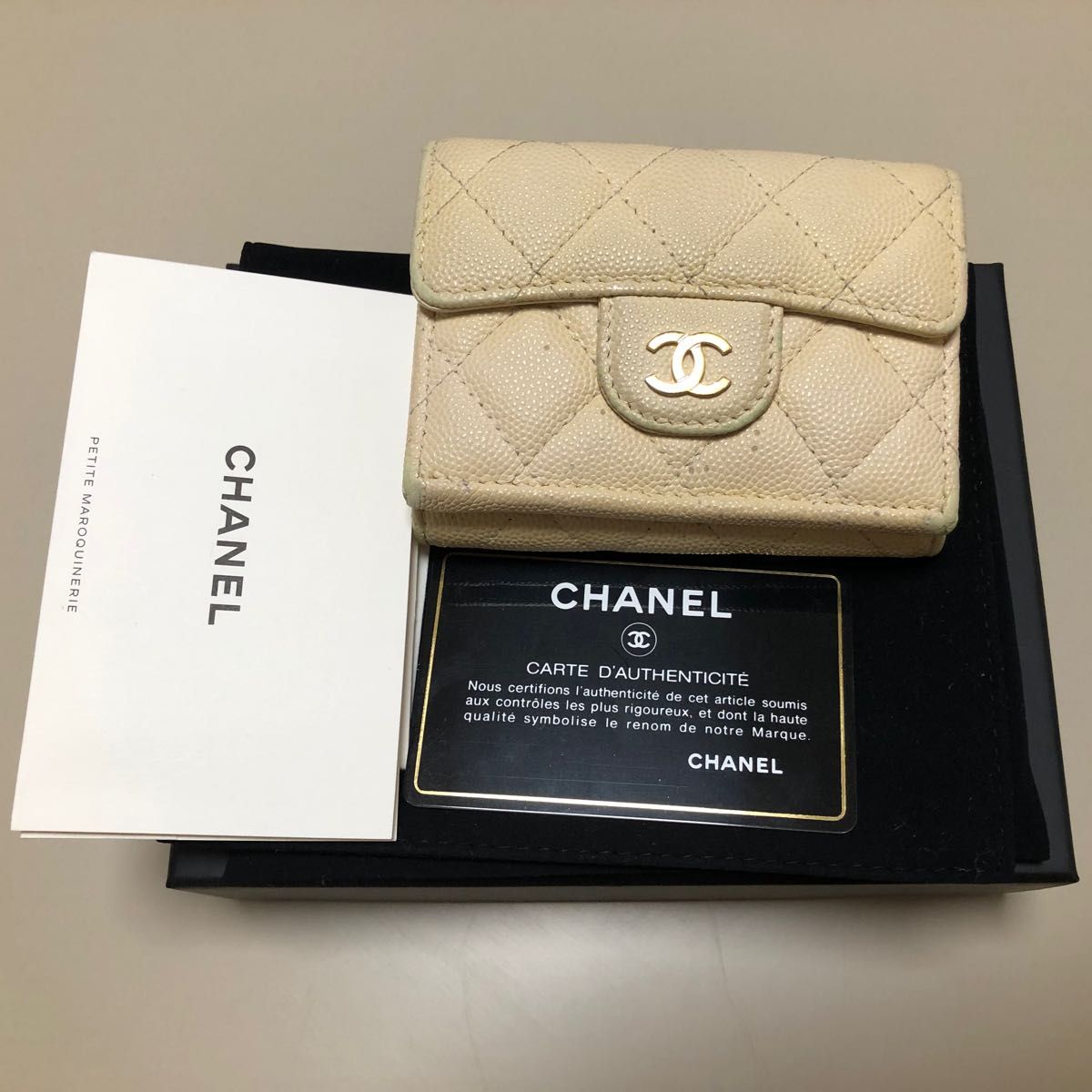 【希少】CHANEL シャネル キャビアスキン マトラッセ レザー 3つ折り財布 ココマーク 28番台 