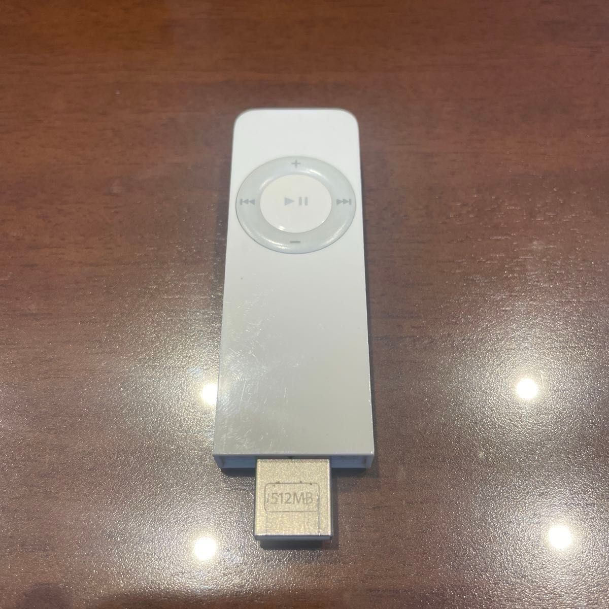 iPod shuffle 初代 512MB (本体＋ネックストラップ)