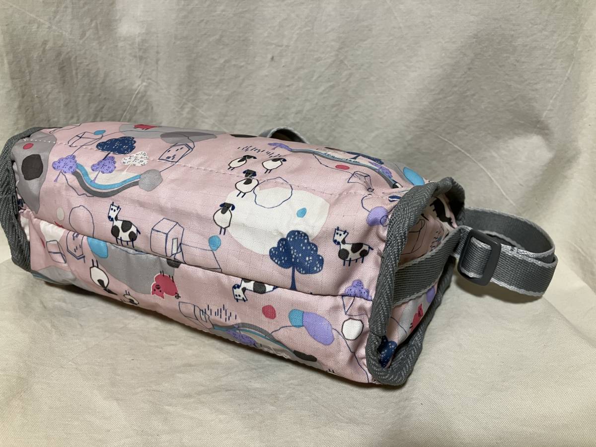 LESPORTSAC レスポートサック ショルダーバッグ/かばん 薄いピンクベース 牛柄 中古品_画像5