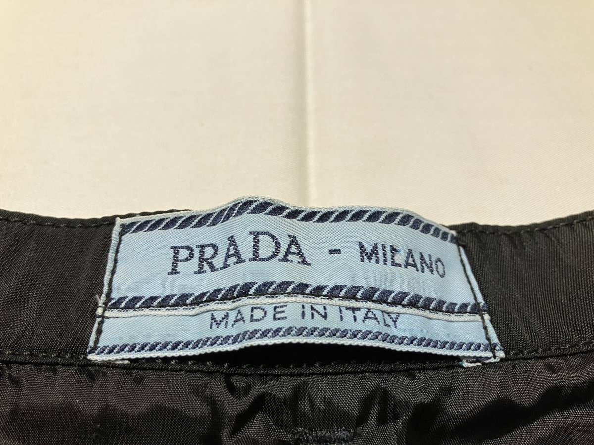 PRADA プラダ 前ファスナースカート ナイロン 黒 L 中古品 イタリア製 クリーニング後に保管 保管臭あります_画像7