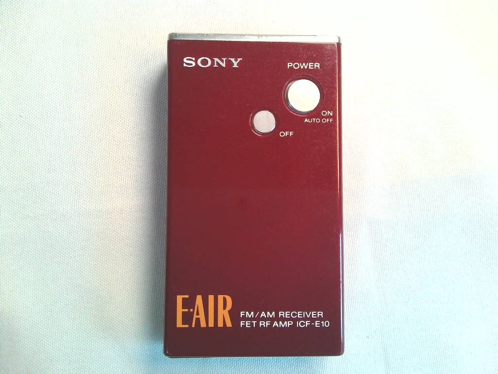 SONY ソニー　「E・AIR」 FM/AMポケットラジオ ICF-E10　日本製　レッド★ジャンク_画像1