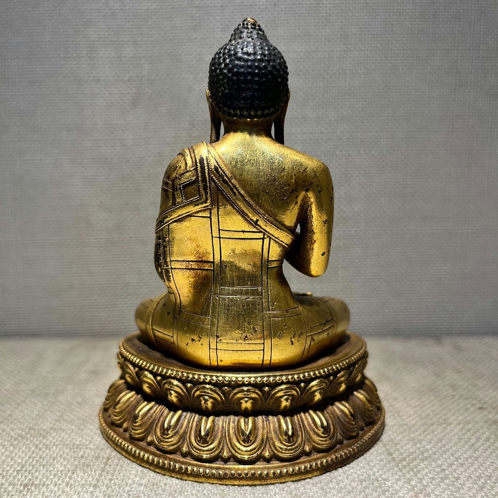 ◆羽彰・古美術◆A9026時代 仏教古美術 チベット密教 銅塗金 釈迦牟尼 仏像 細密造 寺院収蔵品_画像2