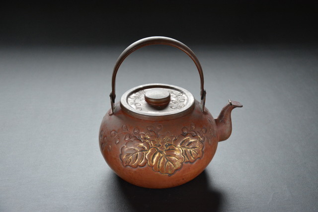 【十三】 金工師造 打出盛上桐葉紋様時代銅瓶 検索用語→B0111茶道具鉄瓶