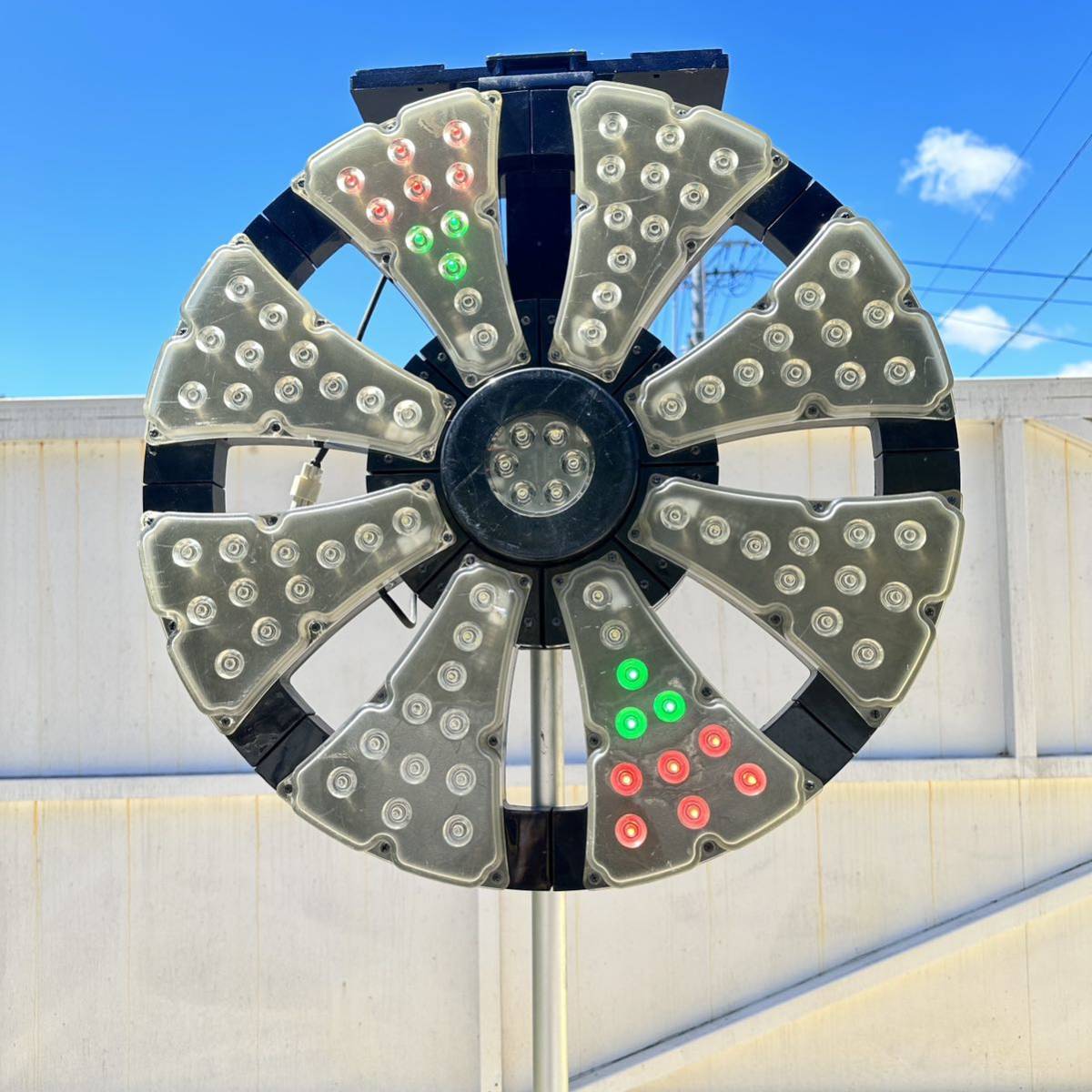Yahoo!オークション - 三脚 付き 中古 LED警告灯 ソーラー式 Yahoo!オークション - 三脚 付き 中古 LED警告灯 ソーラー式