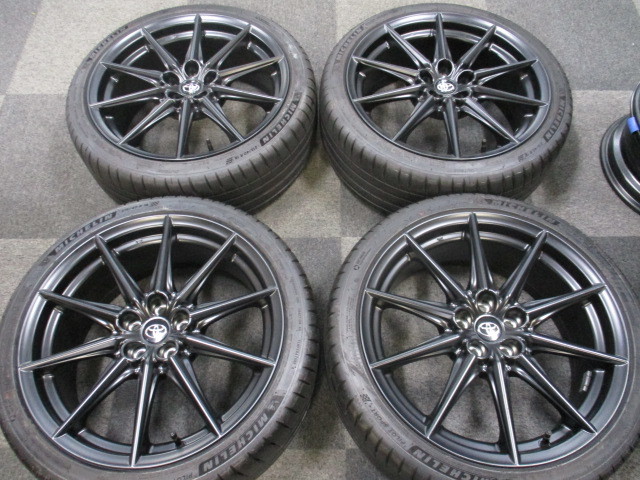 トヨタ GR86純正 18x7.5J +48 PCD100 5H 215/40R18 ZN8 RZグレード ほぼ新車外し_画像2