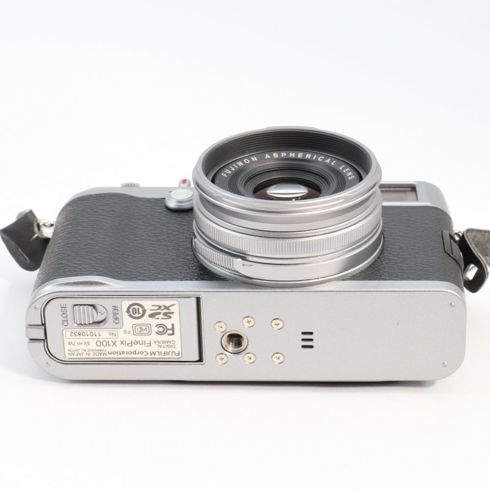 Fujifilm FinePix x100 シルバー デジタルカメラ_画像4
