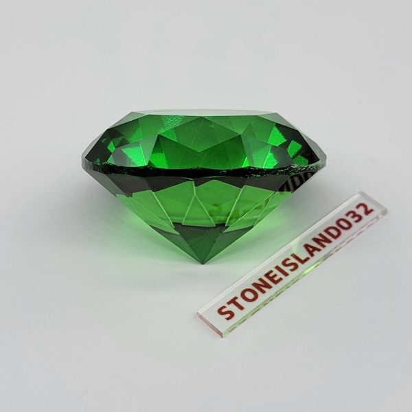 グリーンクリスタル 5ｃｍ ラウンドカット 宝石 ダイヤモンド形状 鉱石 希少 緑色 輝き 高品質 宝石シリーズ 水晶を推奨！！！ C137_画像1