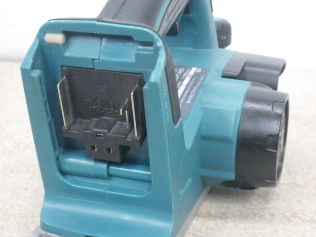 中古 マキタ makita 14.4V充電式カンナ KP140D 本体のみ 新でん_画像7