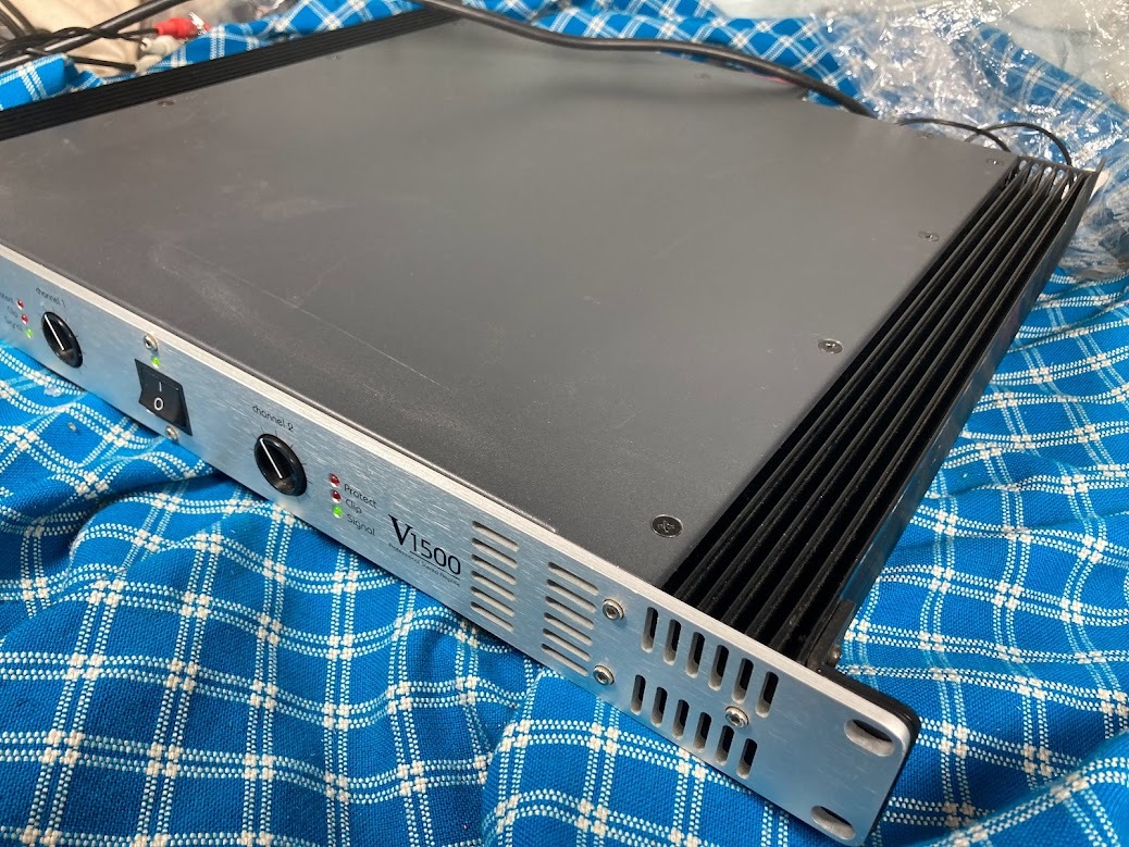 Bibian 比比昂- プロ用アンプを家庭用にAmerican Audio 1Uサイズ Bibian 比比昂- プロ用アンプを家庭用にAmerican Audio 1Uサイズ