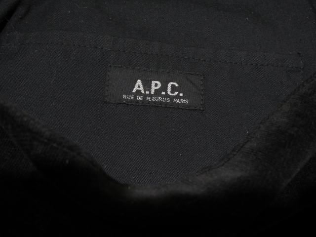 A.P.C. アーぺーセー バッグ 洒落た素材とデザイン きれいめでもカジュアルでもおしゃれなアーペーセーの上質バッグの画像10