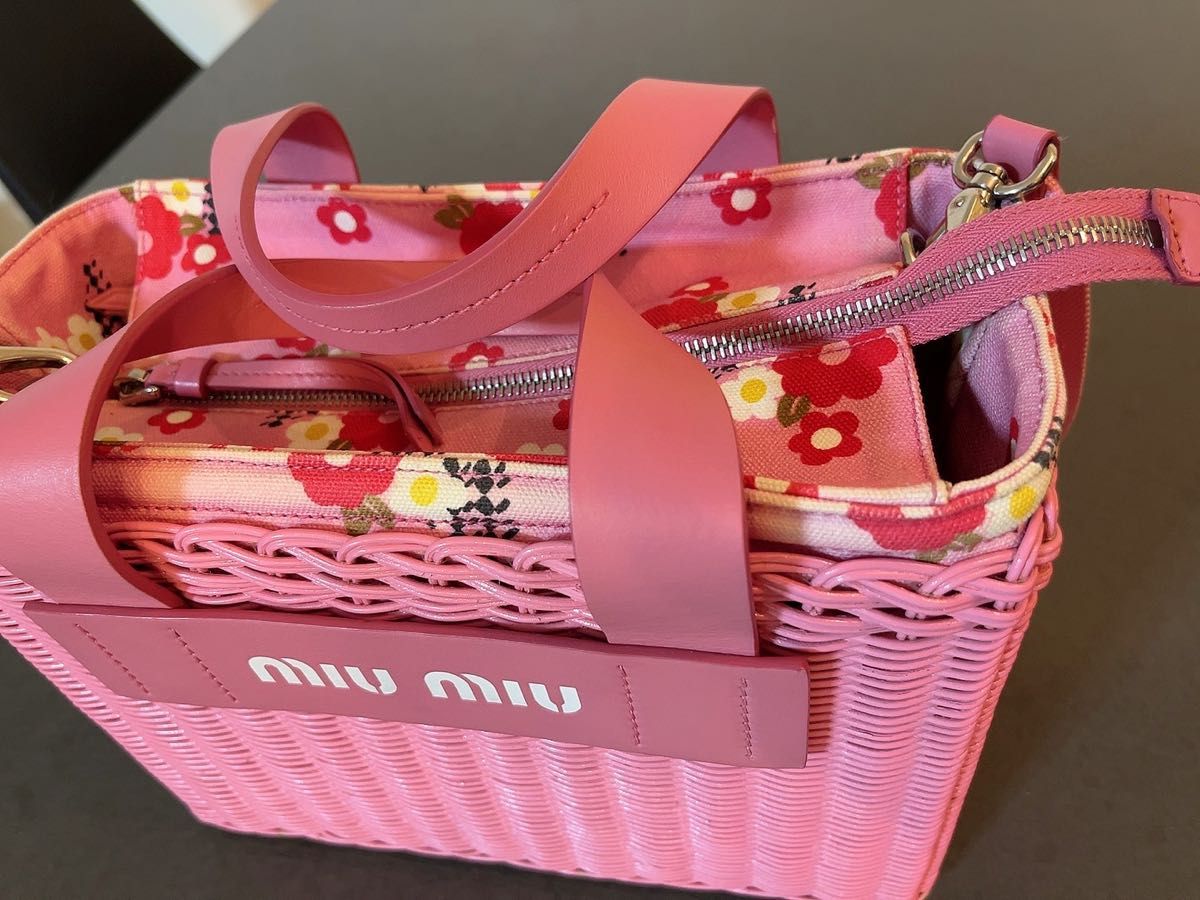 ミュウミュウ MIUMIU かごバッグ ピンク|Yahoo!フリマ(旧 ミュウミュウ MIUMIU かごバッグ ピンク|Yahoo!フリマ(旧