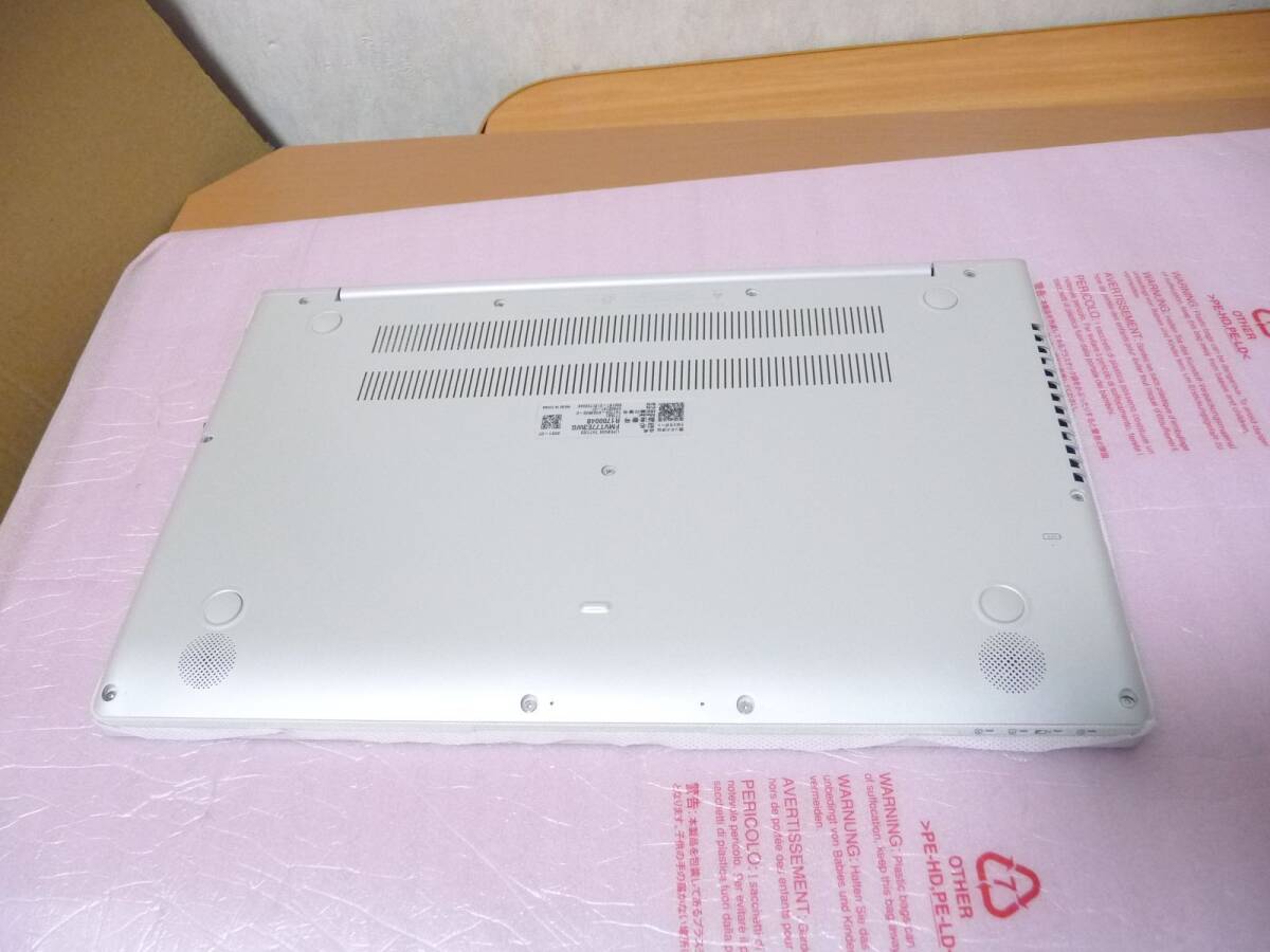 * выставленный товар Fujitsu 15.6 type Note FMVT77E3WG [11th i7/8GB/SSD1TB+Optane32GB/IGZO жидкокристаллический /Thunderbolt4/ зарядка подставка /Win10/Office2019] 3 год гарантия 