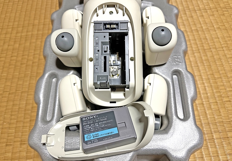 中古 元箱付き SONY AIBO ERS-311（ラッテ）犬型エンターテインメントロボット ジャンク品扱い_付属バッテリー