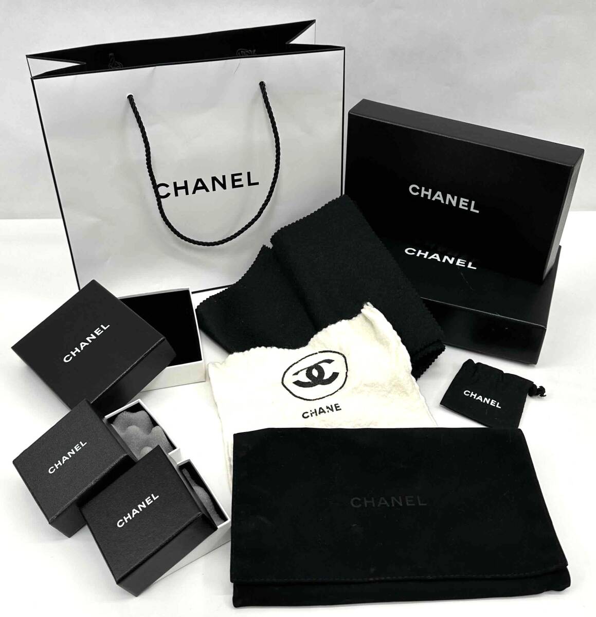 #17529【おまとめ】★☆CHANEL　シャネル　空き箱　保存箱　保存袋　ショッパー　紙袋　アクセサリー用　財布用　等☆★_画像1