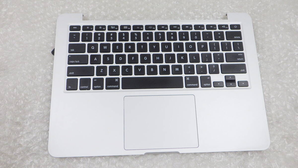 Apple MacBook Pro 13インチ Early2015 A1502 純正キーボード/パームレスト + バッテリー A1582 スピーカー トラックパッド 現状動作品⑤の画像1
