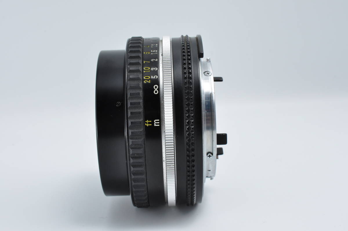 【極上美品】ニコン Nikon Ai-s AIS 50mm F1.8 パンケーキレンズ 単焦点 Fマウント Ai-S #0141_画像4
