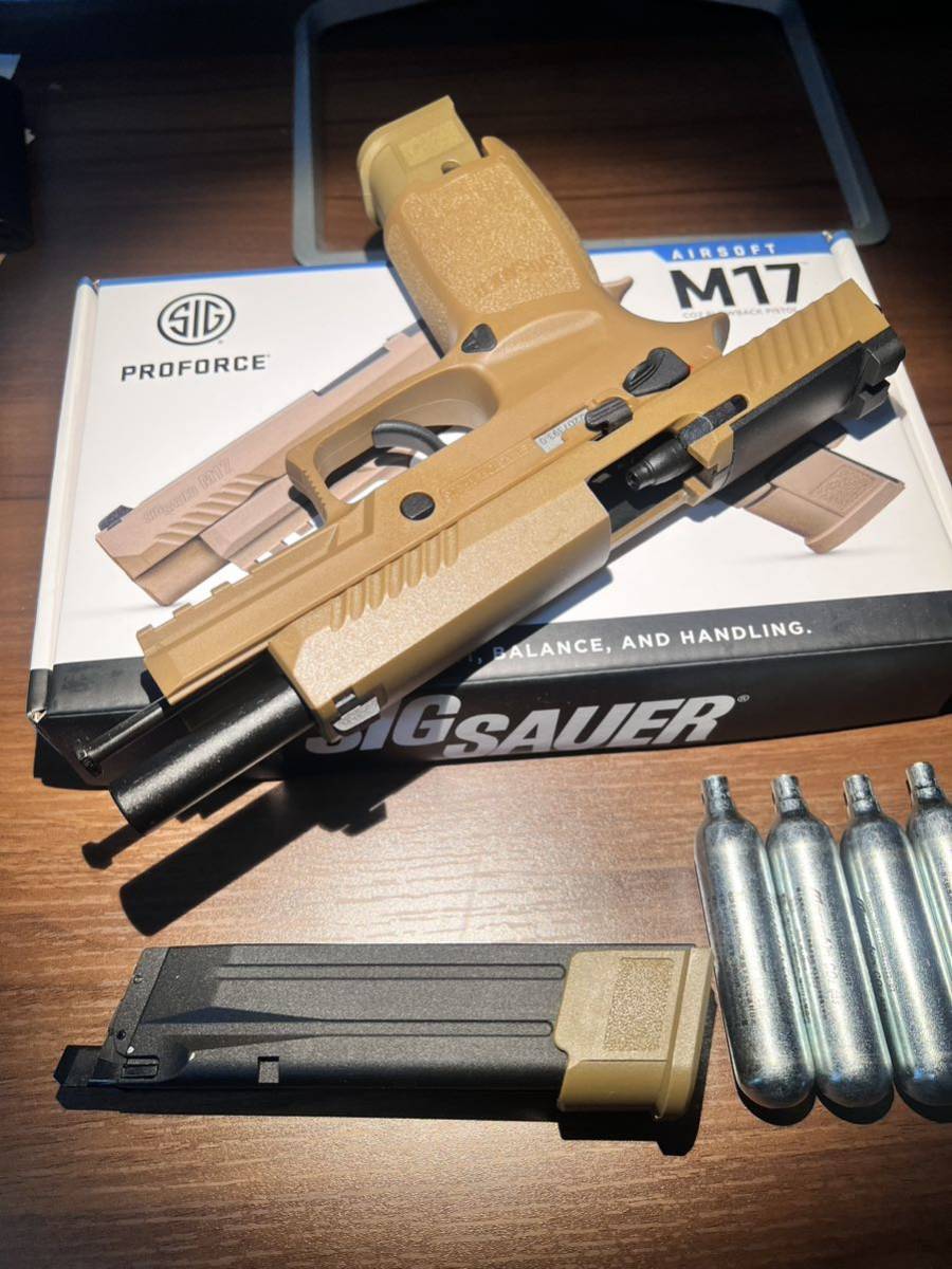 SIG SAUER SIG AIR GBB ProForce M17 ライラクス　LayLax　Co2　エアソフトガン　TAN　タンカラー　予備マガジン付_画像2