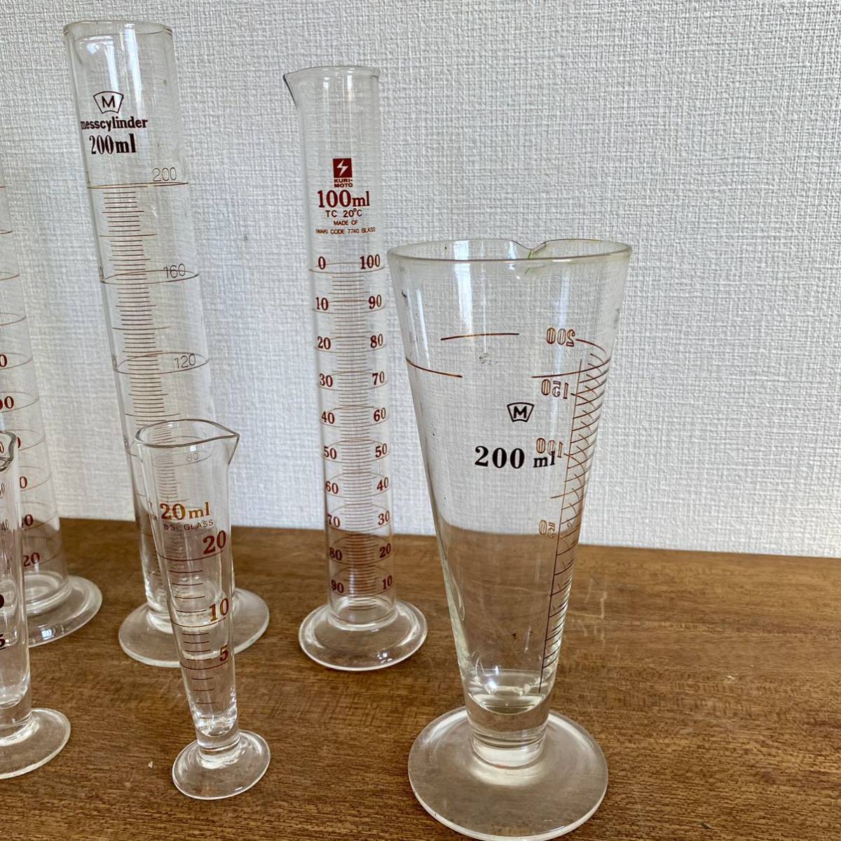 メスシリンダー 実験器具 ガラス 8点セット / 理科 200ml 100ml 20ml クリモト ARROW など まとめて 箱入り有の画像2