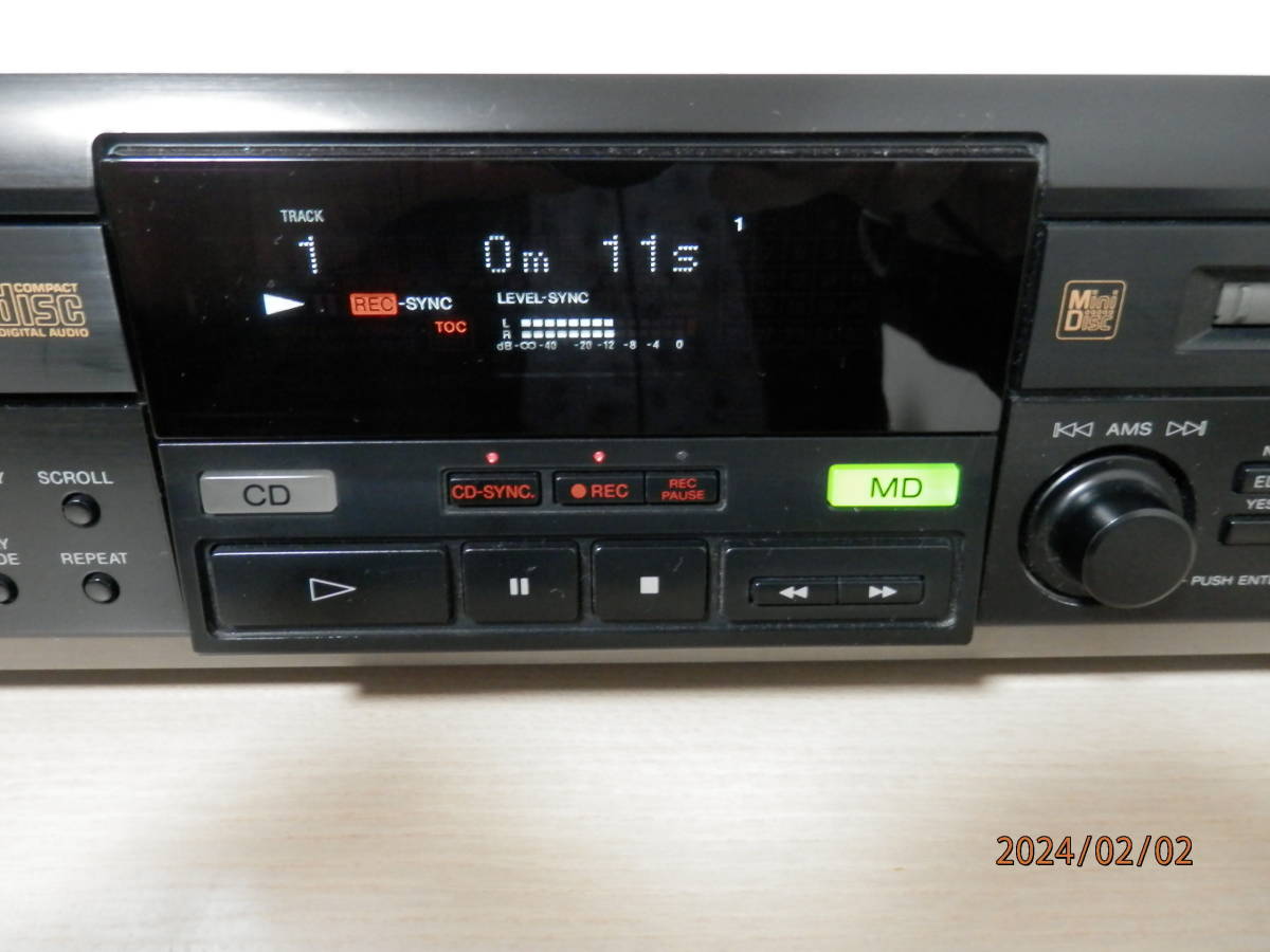 SONY ソニー MXD-D1 MD/CDプレーヤーWデッキ 整備品メンテナンス済み リモコン付です。_CDからMDへダビング中です。