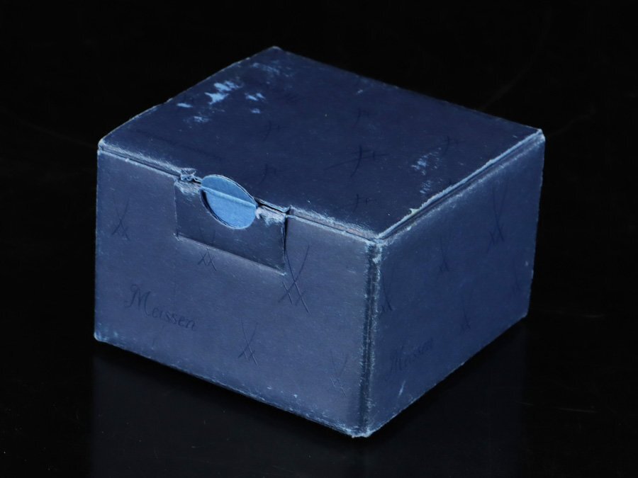 魁◆本物保証 Meissen マイセン 希少 ホワイトローズ 蓋物 ボックス 直径9.3㎝ 紙箱付 美品_画像9