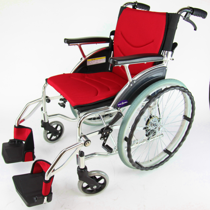 アウトレット 車椅子 車いす 車イス 軽量 コンパクト 自走式 ビーンズ レッド F102-R カドクラ Mサイズ_画像4
